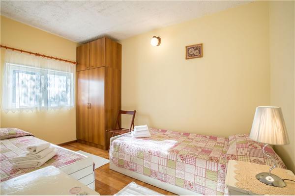 Apartment A1, for 5 persons