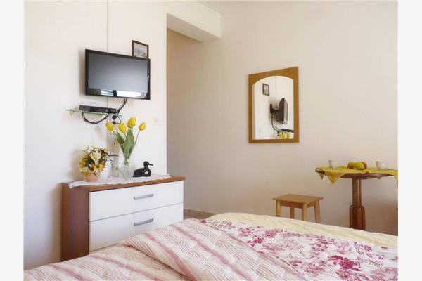 Room S2, for 2 persons