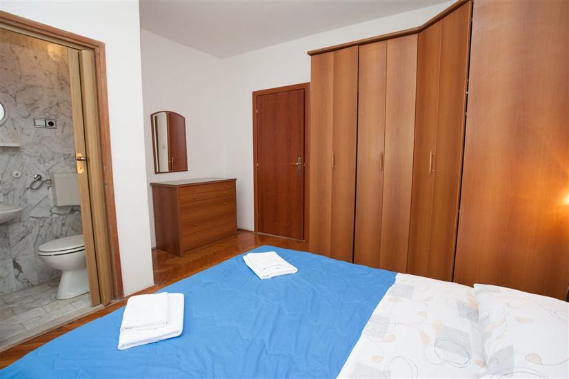 Apartment A1, for 5 persons