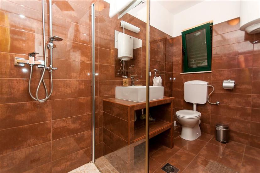 Apartment A1, for 5 persons