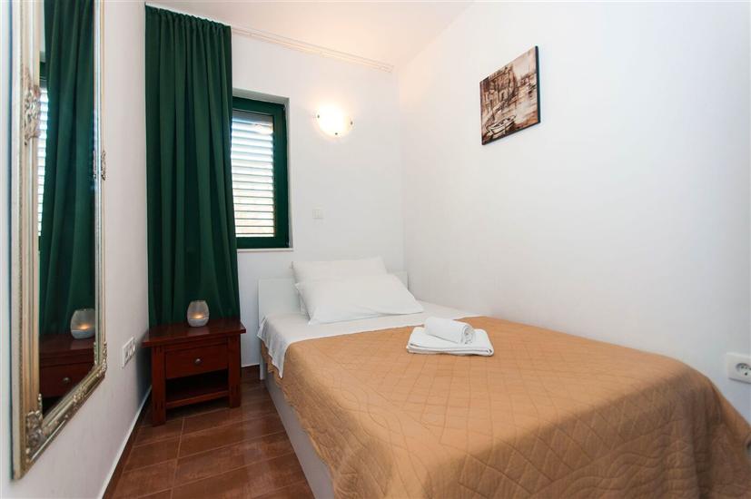 Apartment A1, for 5 persons