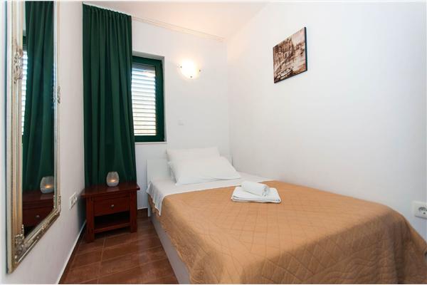 Apartment A1, for 5 persons