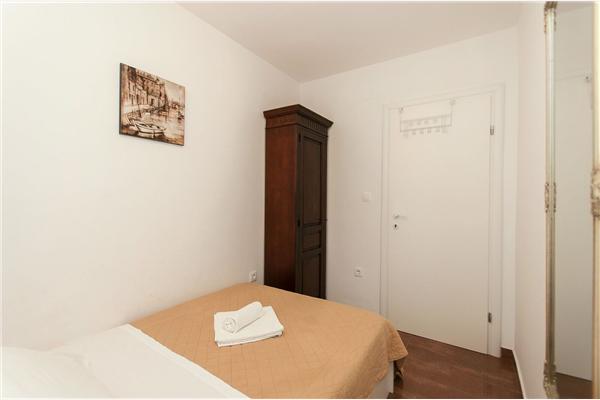 Apartment A1, for 5 persons
