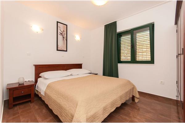 Apartment A1, for 5 persons