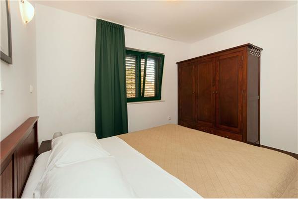 Apartment A1, for 5 persons