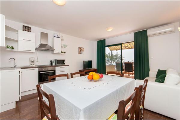 Apartment A1, for 5 persons