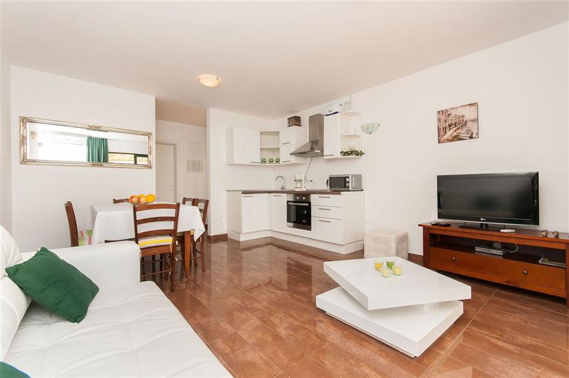 Apartment A1, for 5 persons