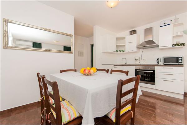 Apartment A1, for 5 persons