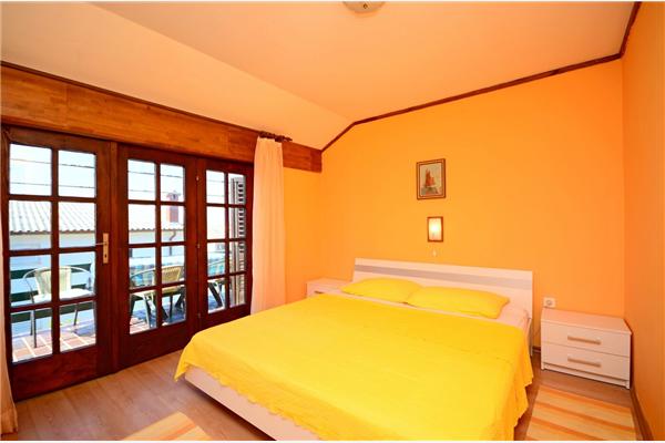 Apartment A1, for 7 persons