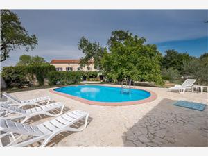 Dom Nina Chorvátsko, Rozloha 92,00 m2, Ubytovanie s bazénom, Vzdušná vzdialenosť od centra miesta 300 m