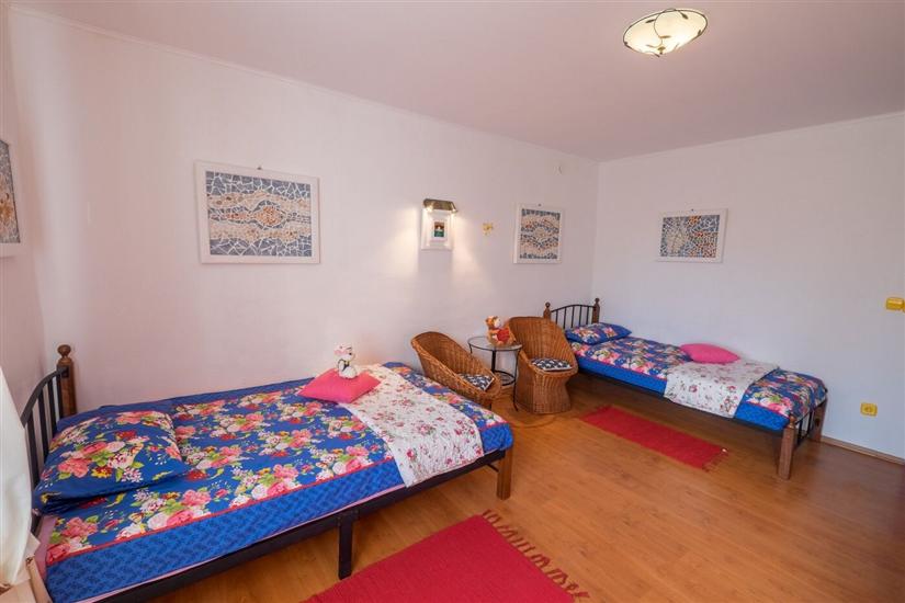 House K2, for 5 persons