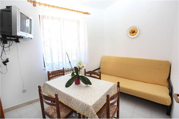 Apartment A2, for 3 persons