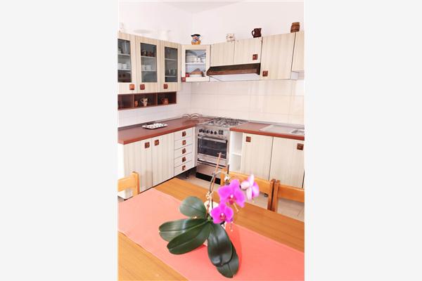 Apartment A3, for 6 persons