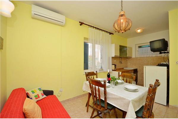 Apartment A2, for 4 persons