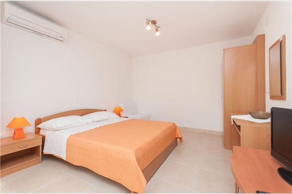 Apartment A4, for 3 persons