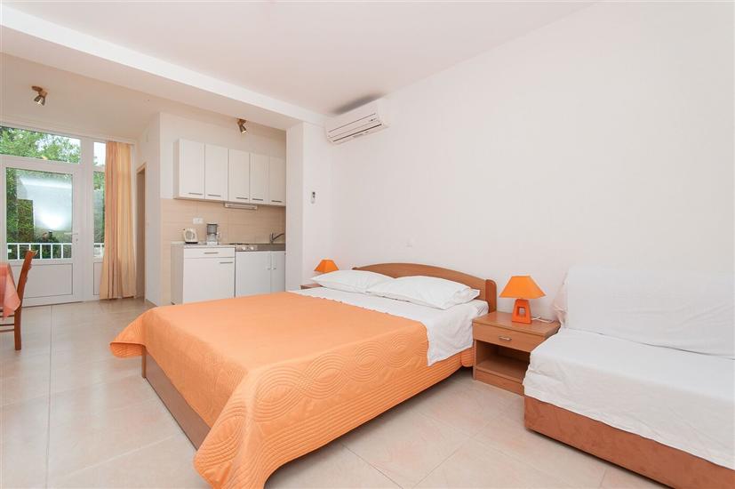 Apartment A4, for 3 persons