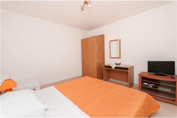 Apartment A4, for 3 persons