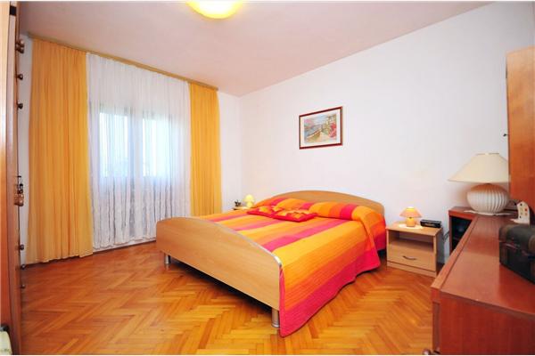 Apartment A1, for 5 persons