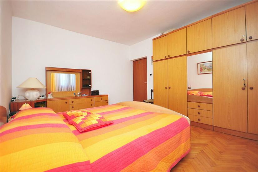 Apartment A1, for 5 persons