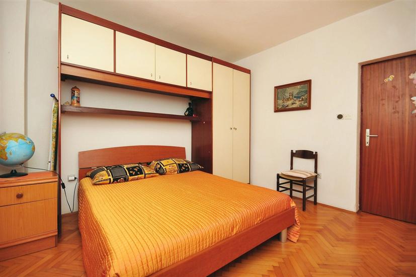 Apartment A1, for 5 persons