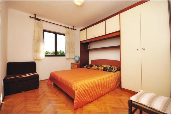 Apartment A1, for 5 persons