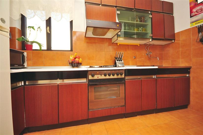 Apartment A1, for 5 persons