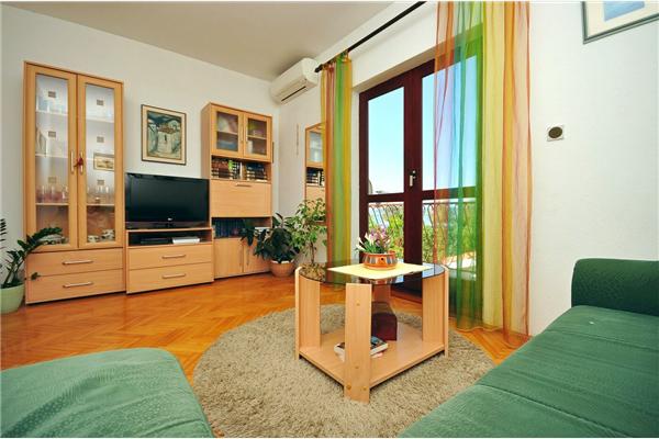 Apartment A1, for 5 persons