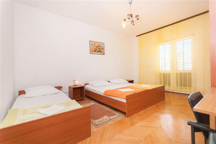 Apartment A1, for 6 persons