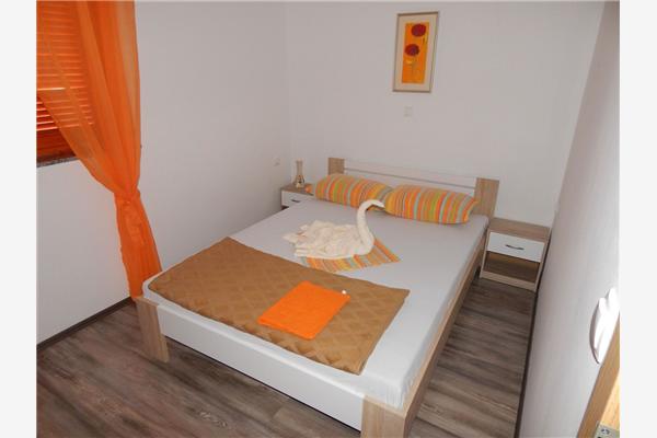 Apartment A1, for 5 persons