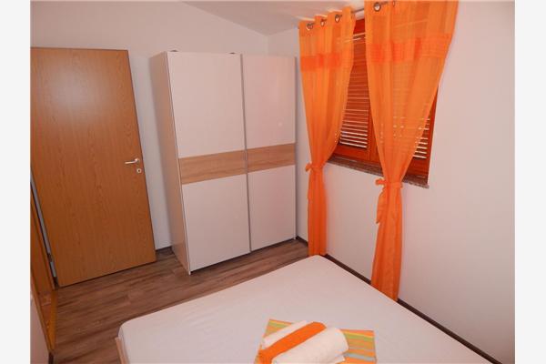 Apartment A1, for 5 persons