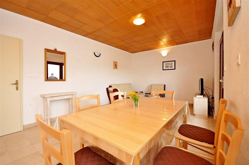 Apartment A1, for 6 persons