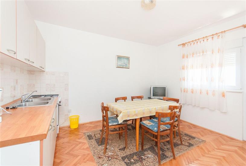 Apartment A1, for 6 persons