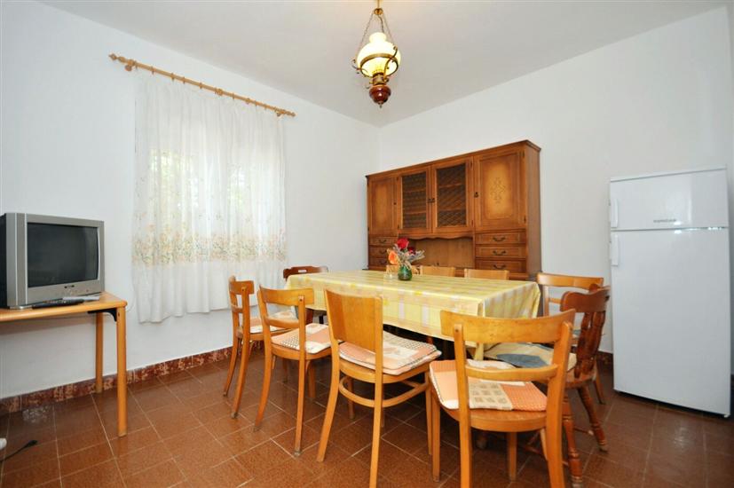 Apartment A2, for 8 persons