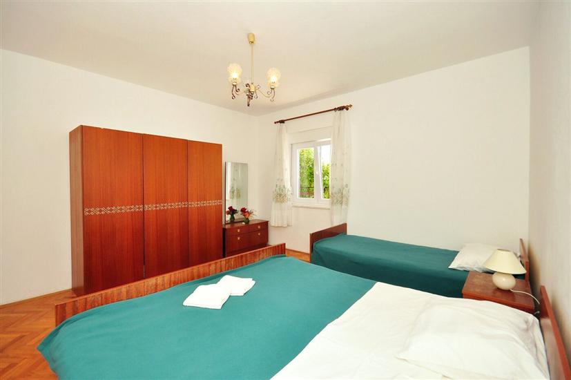 Apartment A2, for 8 persons