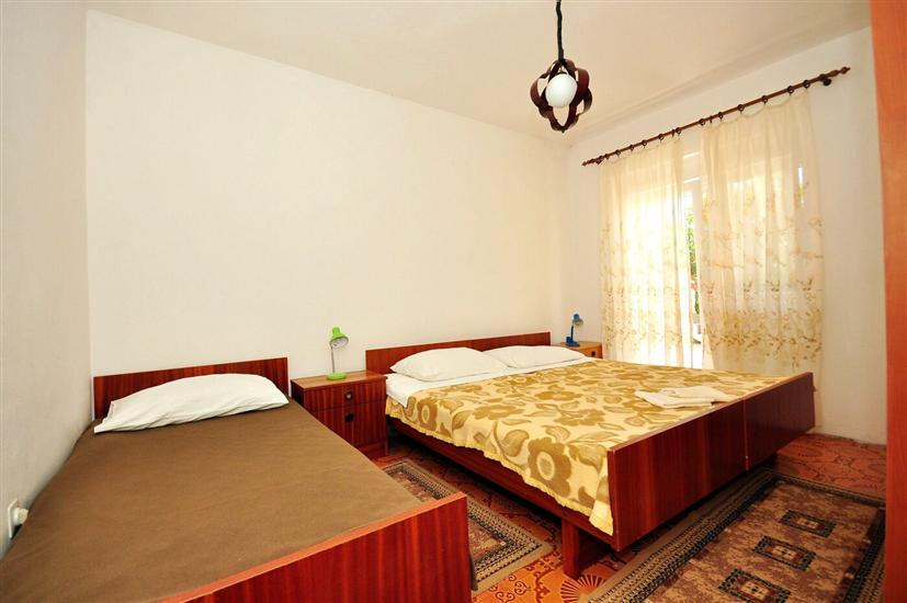 Apartment A2, for 8 persons
