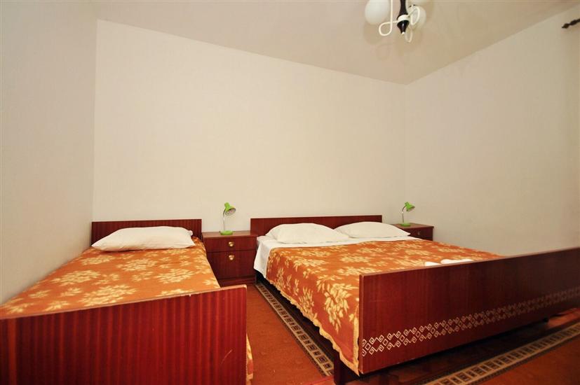 Apartment A2, for 8 persons