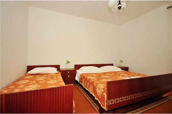 Apartment A2, for 8 persons