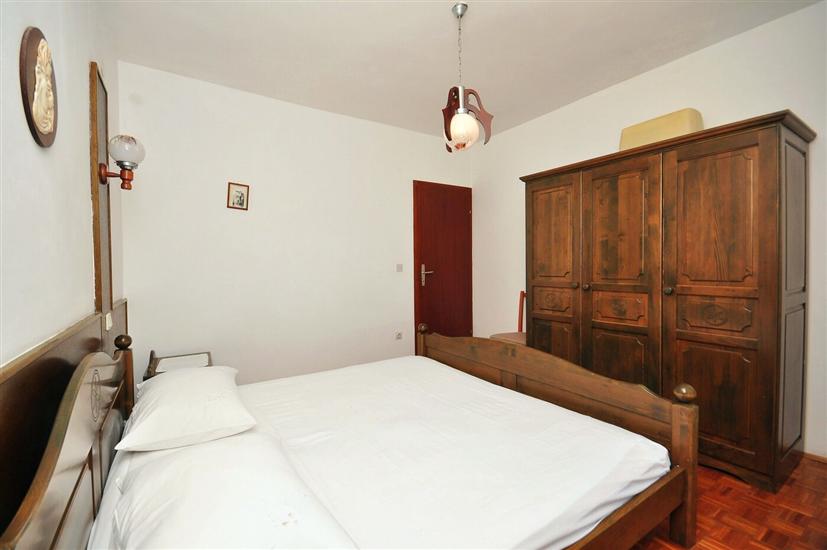 Apartment A5, for 5 persons