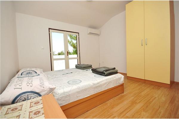 Apartment A2, for 8 persons