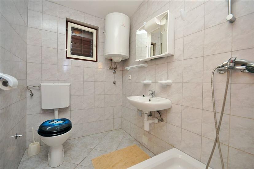 Apartment A2, for 8 persons