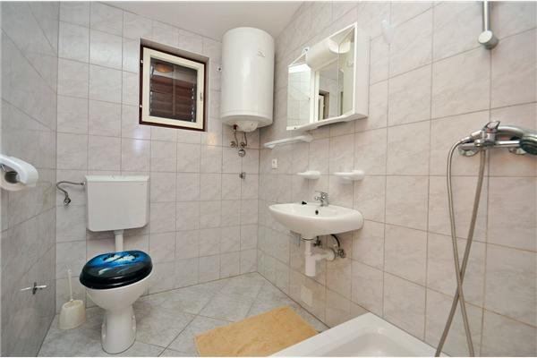 Apartment A2, for 8 persons