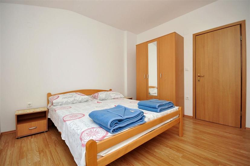 Apartment A2, for 8 persons