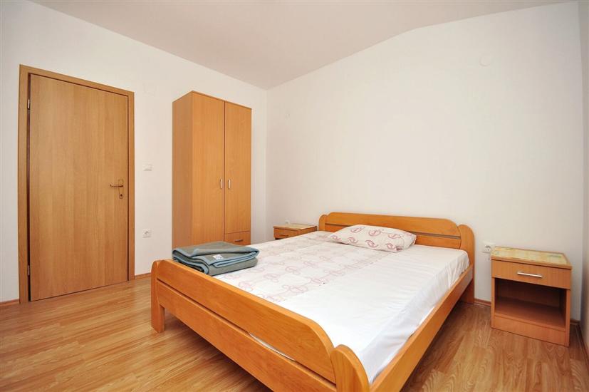 Apartment A2, for 8 persons