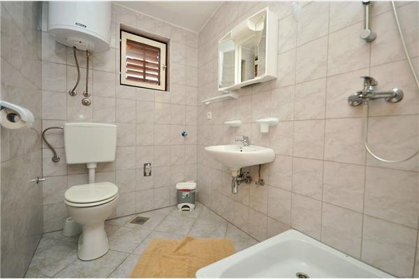 Apartment A2, for 8 persons