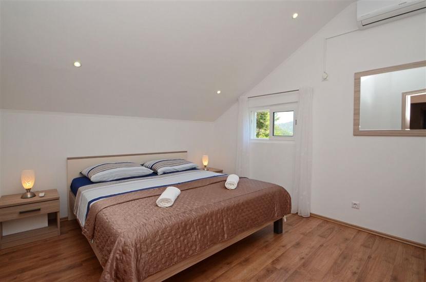 House K1, for 11 persons