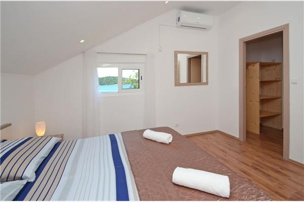 House K1, for 11 persons