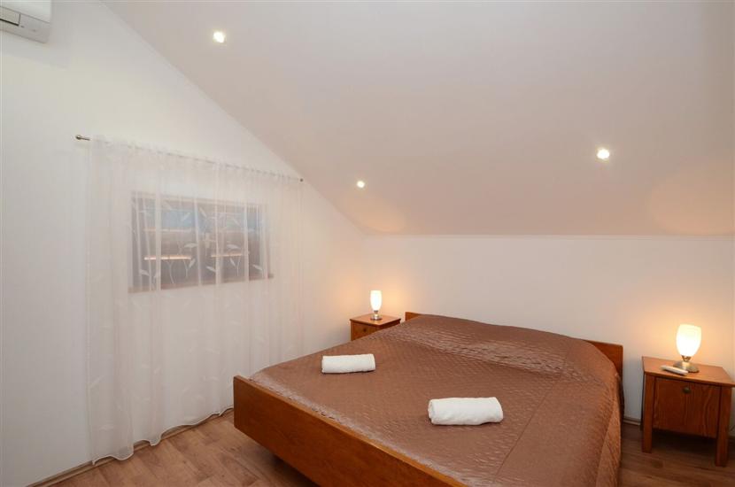 House K1, for 11 persons