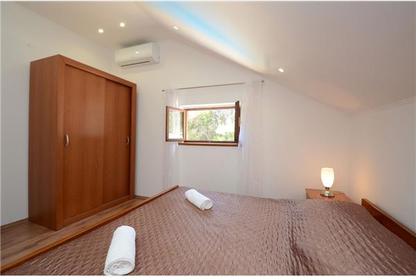 House K1, for 11 persons