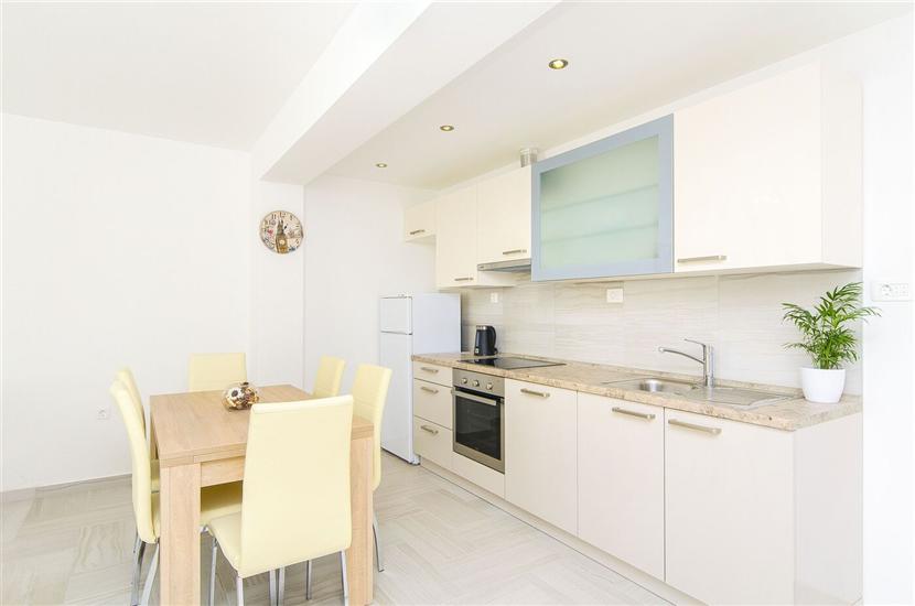 Apartment A3, for 6 persons