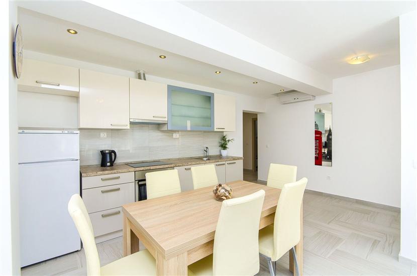 Apartment A3, for 6 persons